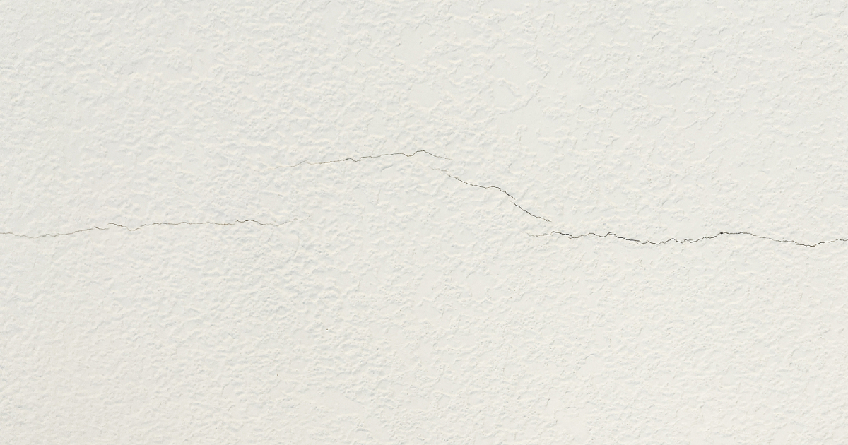 A Guide To Fixing Hairline Cracks In Plastered Cement Walls